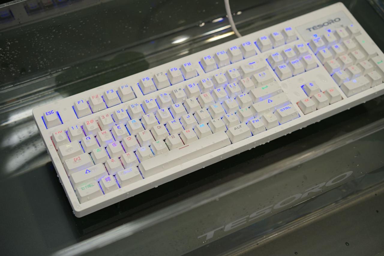 [04/06/2016] Tesoro: Infrarotlicht-Tastatur kann 10.000 Mal gespült werden (2)