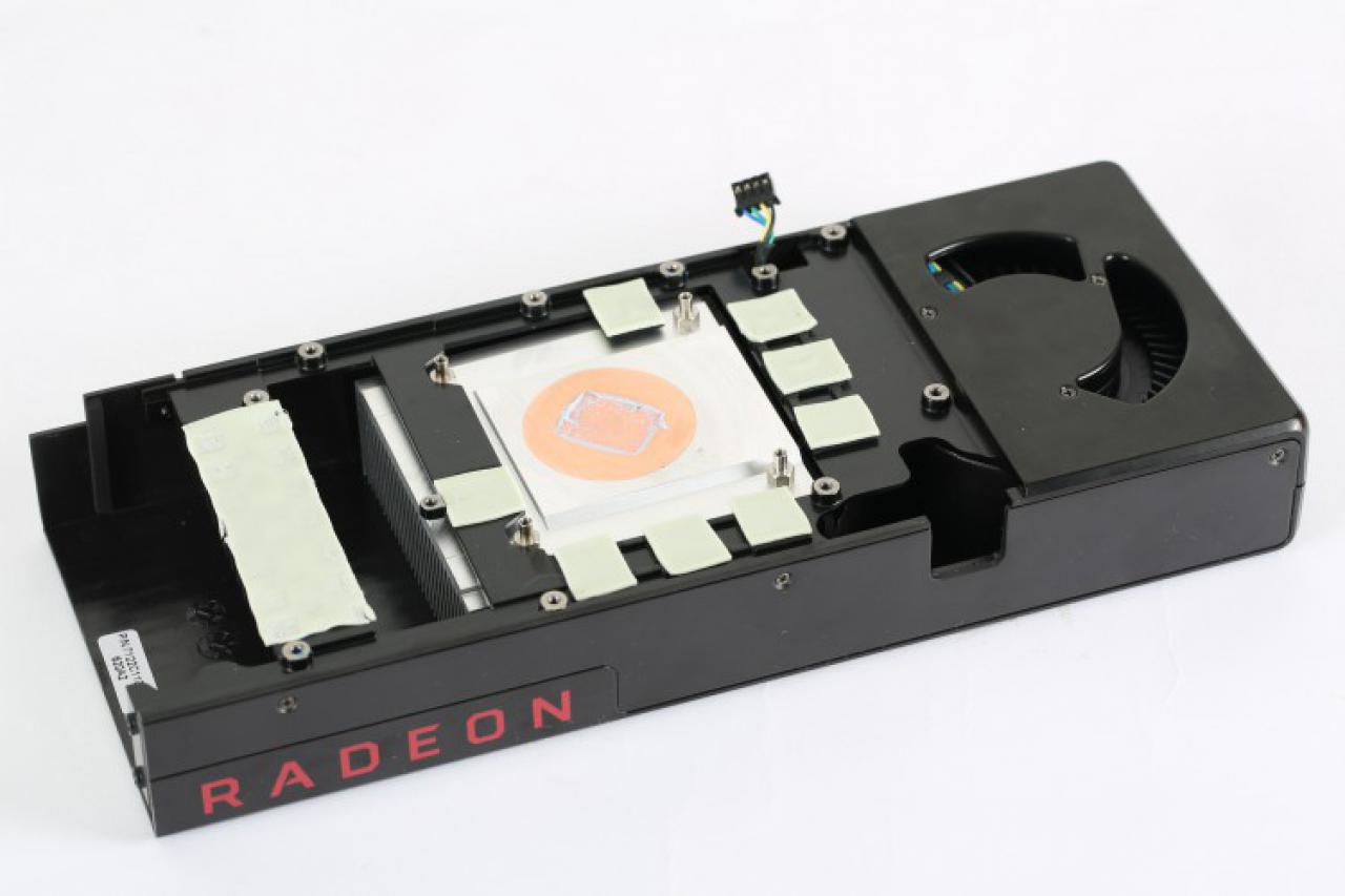 [28/06/2016] XFX Radeon RX 480 Black Edition: Referenzdesign darf offenbar verändert werden (4)