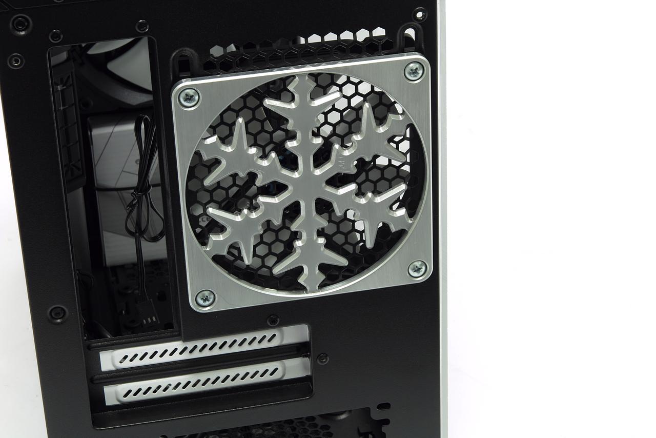[12/07/2016] Fractal Design Define Nano S (Einzelstück #06) - rückseitiges Seitenteil nicht abgebildet, aber enthalten (13)