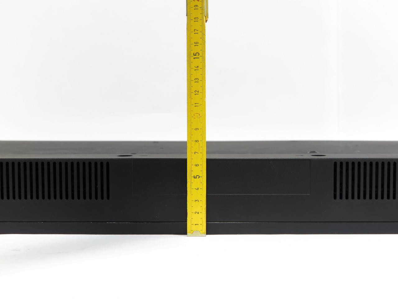 [13/07/2016] Iiyama X4071UHSU-B1: Rahmentiefe am unteren Rand (nach oben hin verjüngt)