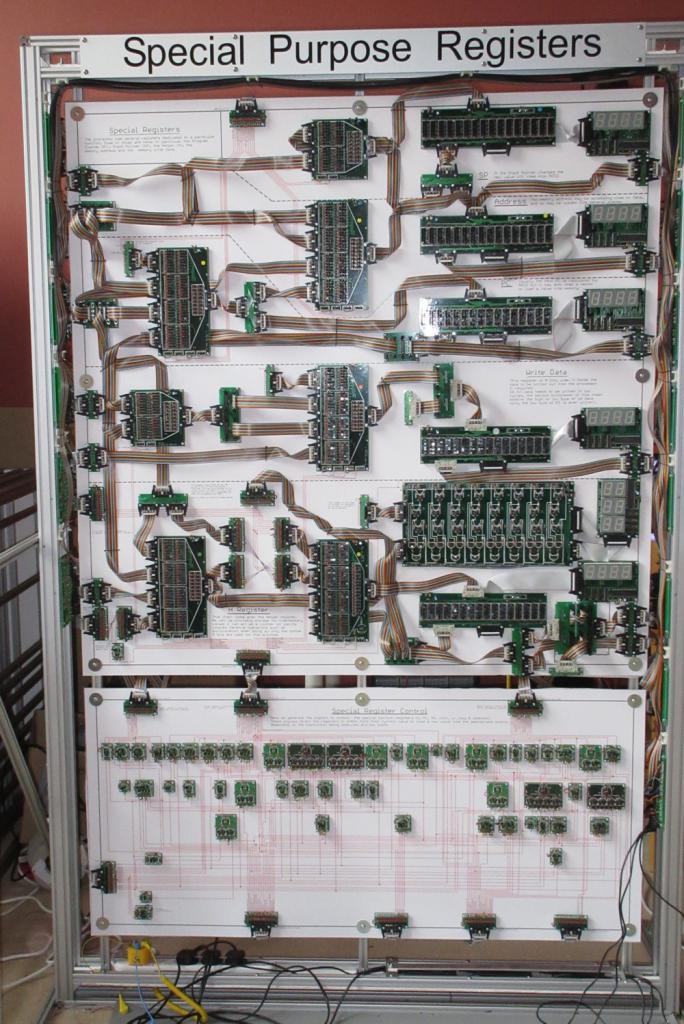 [07/07/2016] Kurioses: Ingenieur baut riesigen Megaprozessor und spielt Tetris darauf (2)