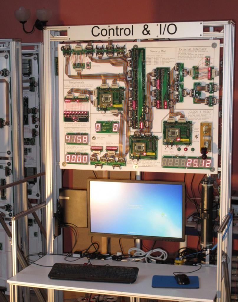 [07/07/2016] Kurioses: Ingenieur baut riesigen Megaprozessor und spielt Tetris darauf (4)