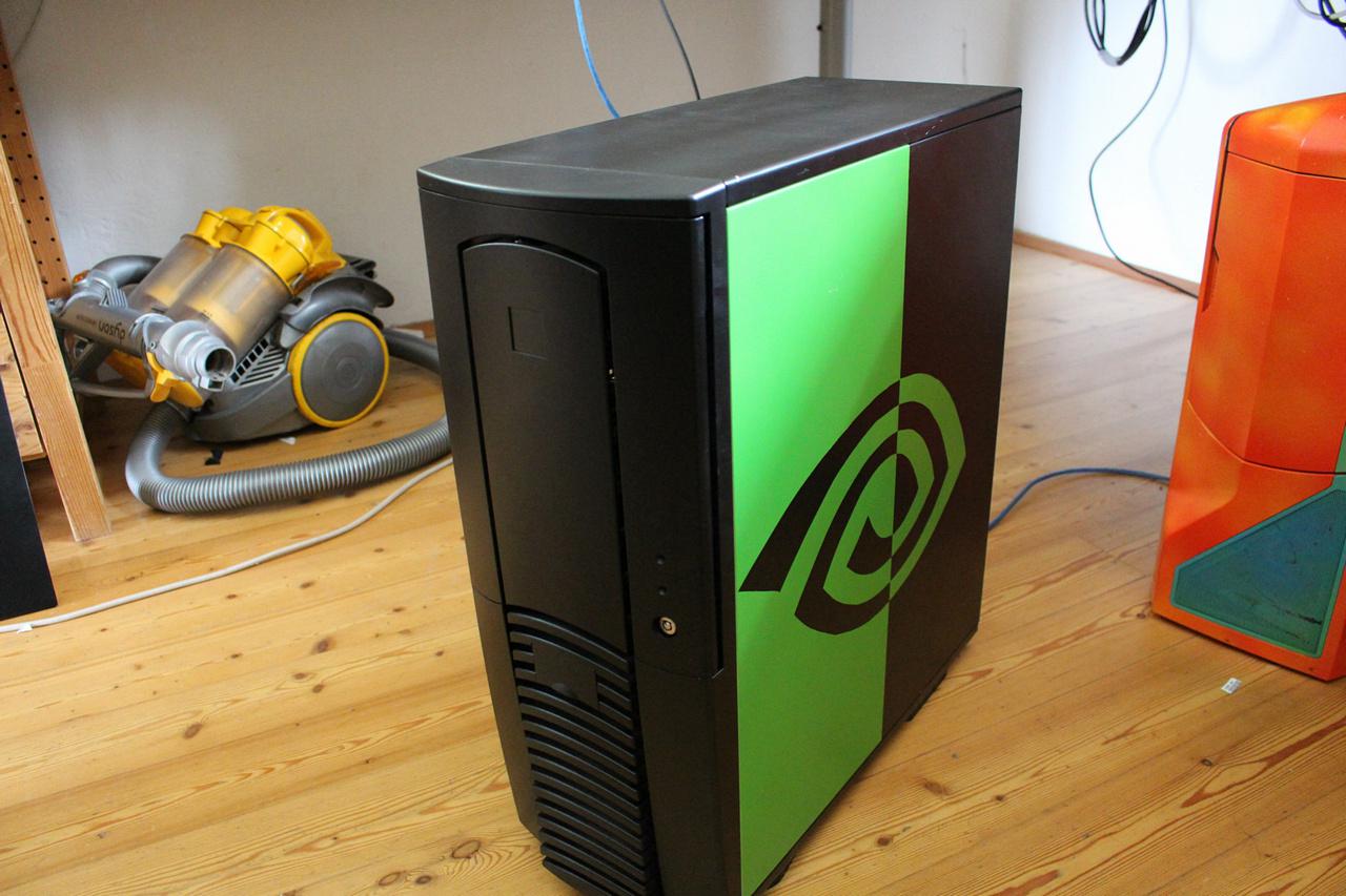 [10/08/2016] Retro-Casemod: High-End-PC von 2006 blüht auf (1)