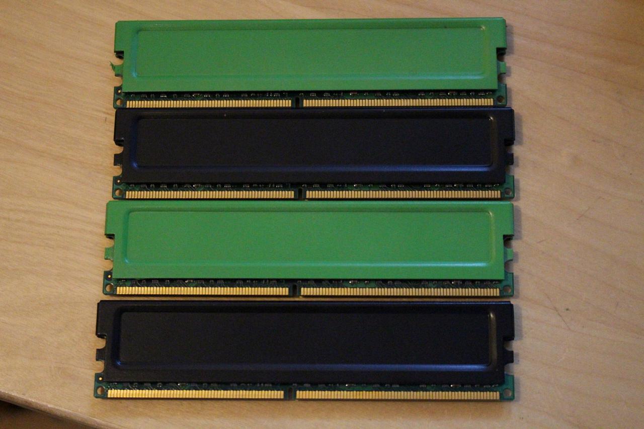 [10/08/2016] Retro-Casemod: High-End-PC von 2006 blüht auf (8)