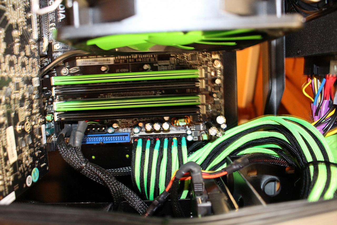 [10/08/2016] Retro-Casemod: High-End-PC von 2006 blüht auf (13)