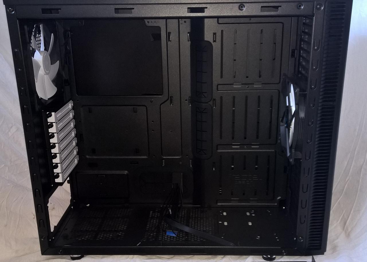[31/08/2016] Fractal Design Define S (5)