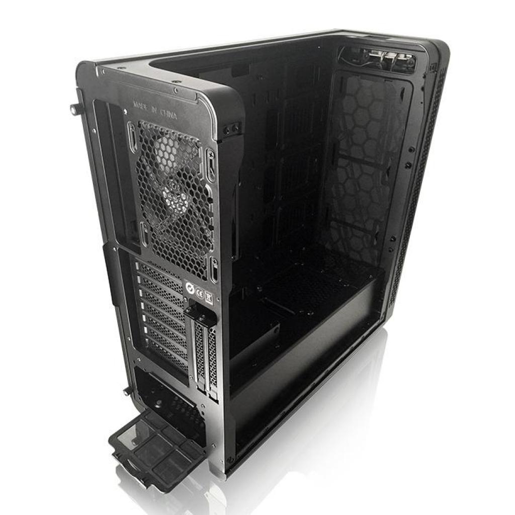 [26/08/2016] Thermaltake View 27: Midi-Tower mit gebogenem Sichtfenster (10)