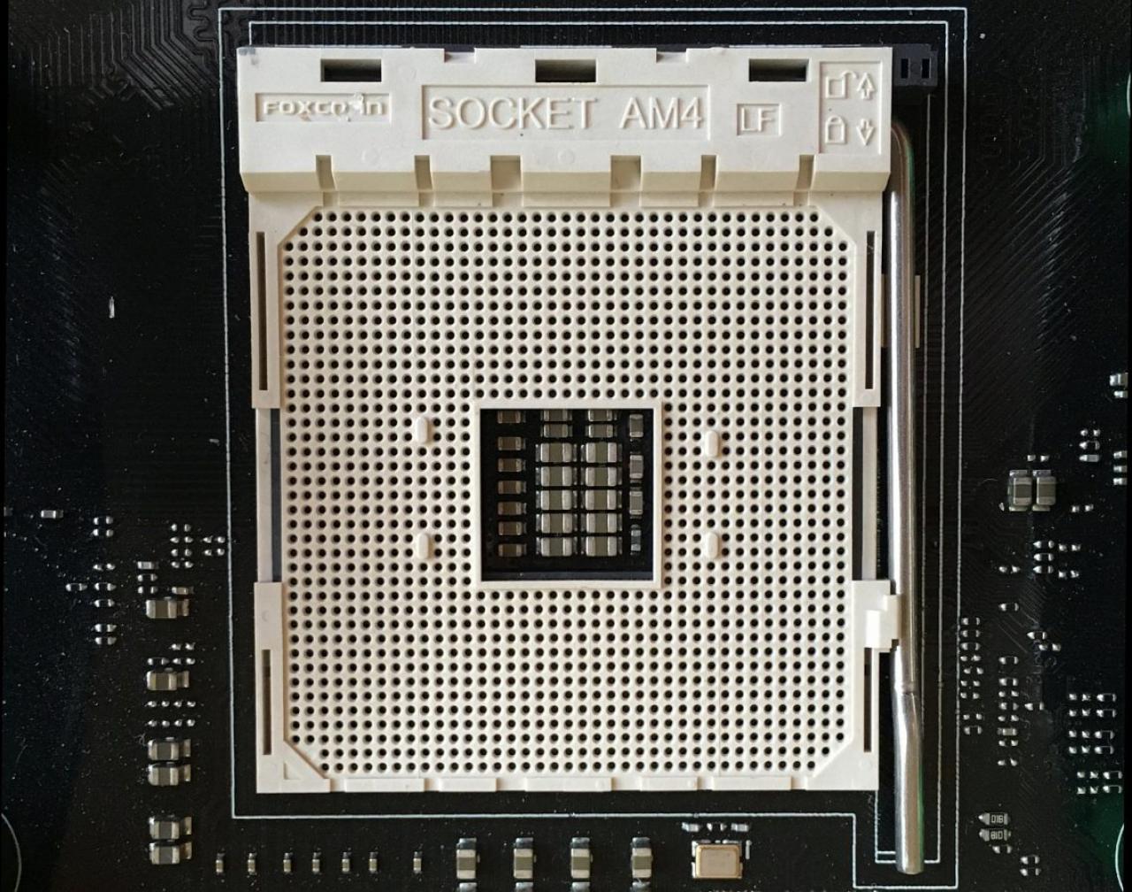 [17/09/2016] AMD Zen: Prozessor und AM4-Sockel abgelichtet - PGA mit 1331 Pins. (1)
