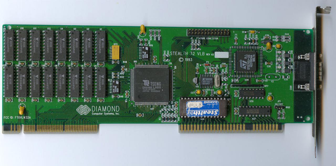 [28/09/2016] Diamond Stealth 32 VLB (Tseng ET4000/W32p): Die seit 1983 existierenden Tseng Labs lieferten Anfang der 90er Jahre einige populäre VGA-Chips für Grafikkarten mit ISA-Schnittstelle, verloren in den Folgejahren aber Marktanteile. Die von 3dfx & Co. angestoßene 3D-Revolution brach Tseng Labs schließlich das Genick, die Übernahme durch Ati erfolgte Ende 1997.