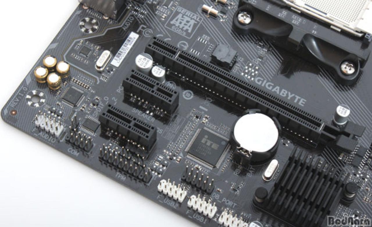 [28/09/2016] Gigabyte GA B350M D2 Sockel AM4 5