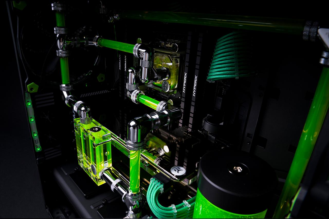 [06/09/2016] R1 Razer: Maingear baut Custom-PCs im grünen Razer-Design (11)