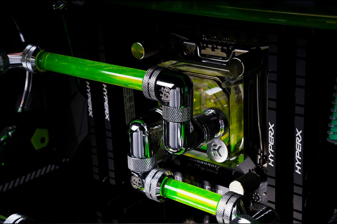 [06/09/2016] R1 Razer: Maingear baut Custom-PCs im grünen Razer-Design (12)