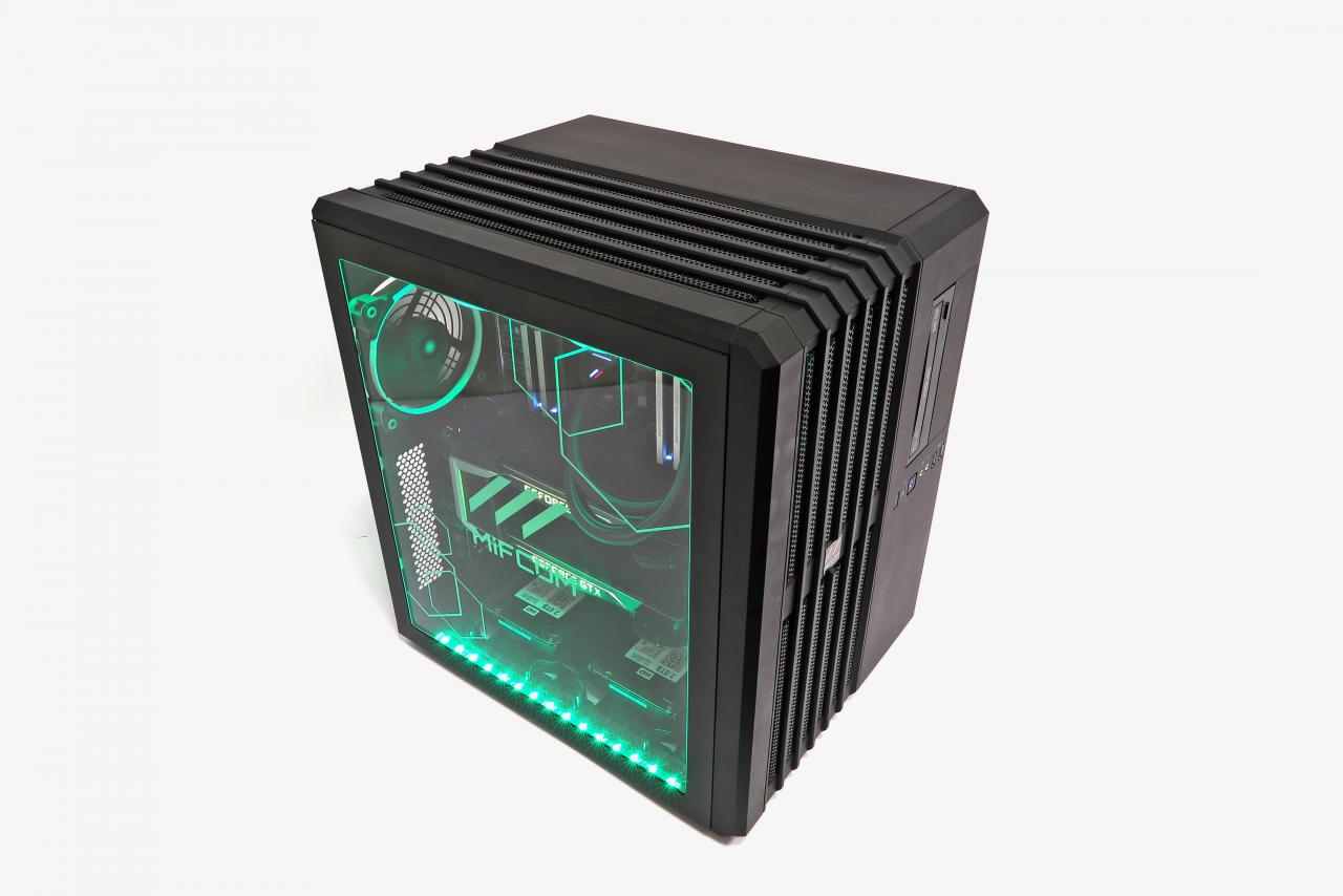 [07/09/2016] Mifcom Blackbox Titan X Mainframe im Test: Der zweifache Spiele-Titan im UHD-Leistungs-Check (3)