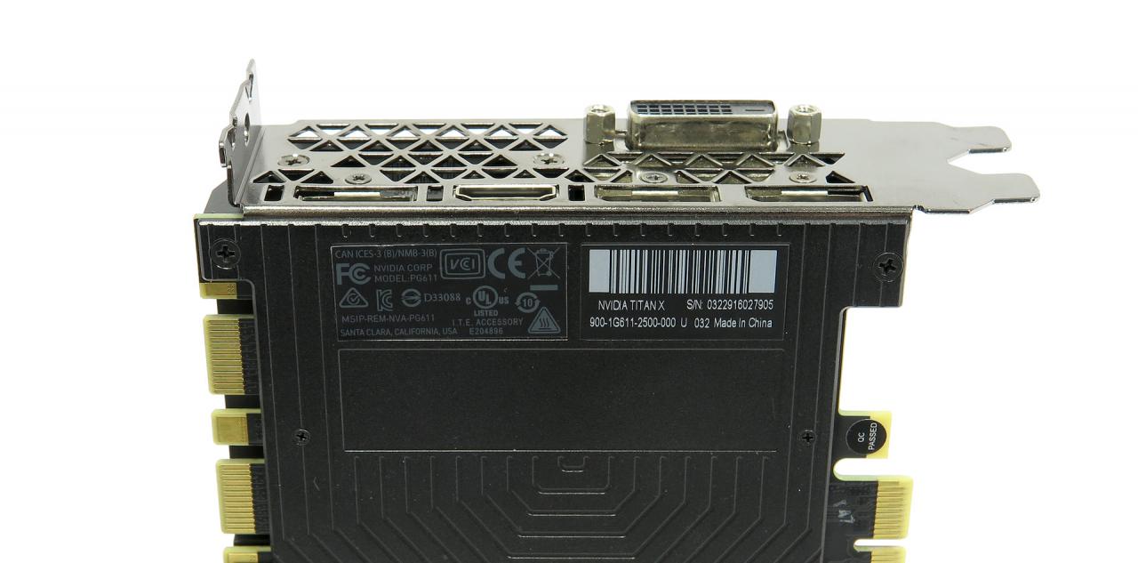 [06/09/2016] Nvidia Titan X: Typenschild