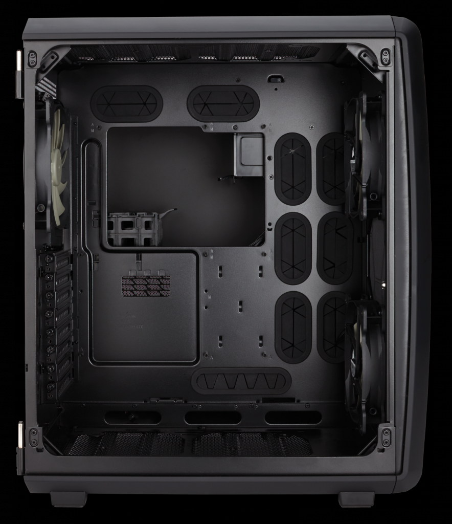 [04/09/2016] Das Corsair Carbide Air 740 entwickelt das Zwei-Kammer-Konzept des Vorgängers nicht neu, verbessert aber Details. (3)