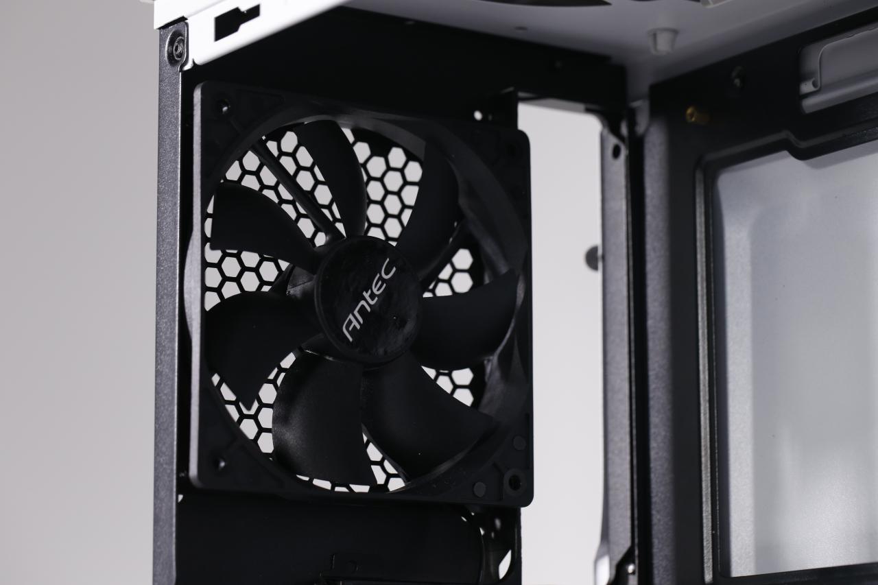 [20/10/2016] Antec GX330: Neues Gaming-Gehäuse im Budget-Segment (10)