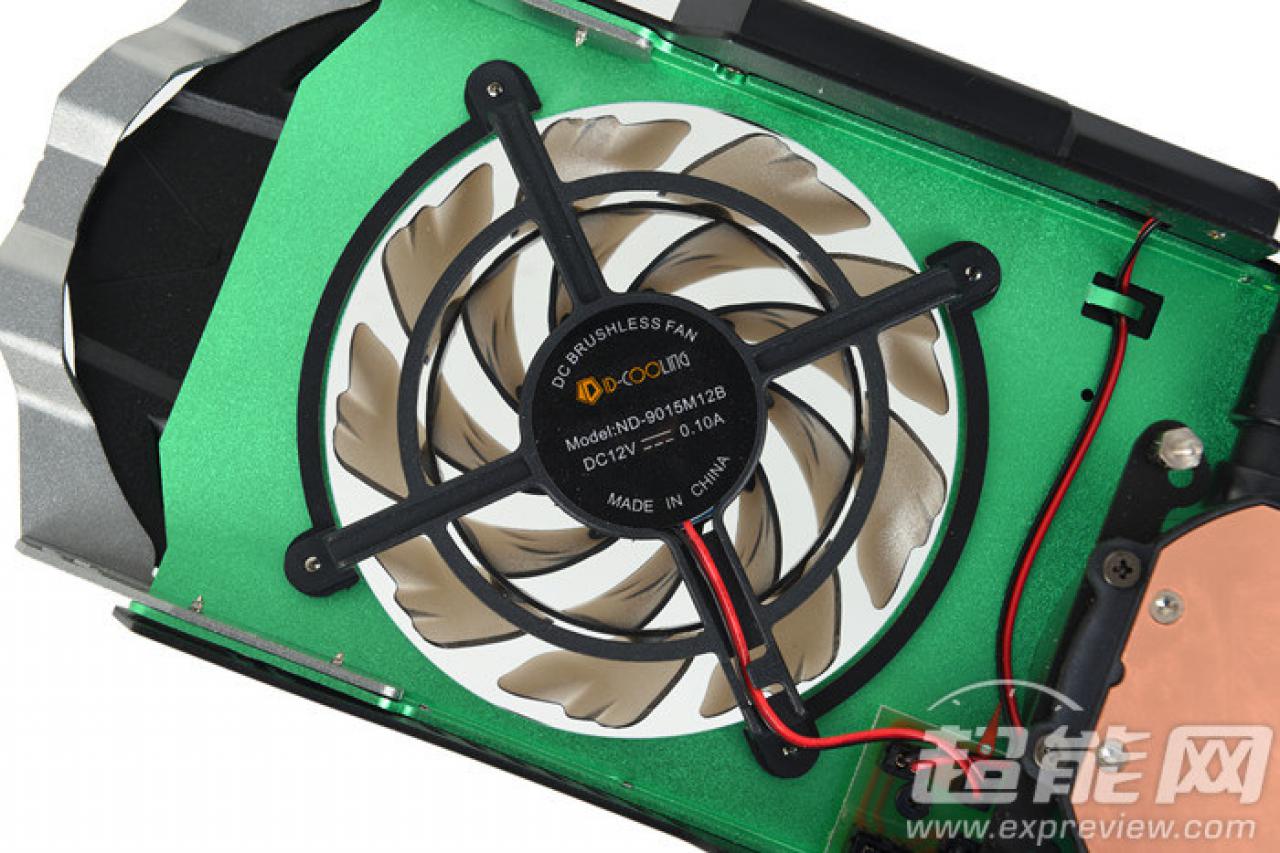 [04/10/2016] ID-Cooling Icekimo 360: Erste GPU-Kompakt-Wakü mit 360-mm-Radiator (4)