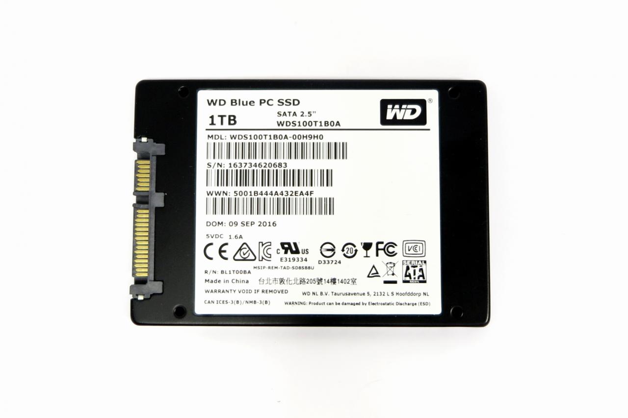 [31/10/2016] Rückseite der WD Blue SSD