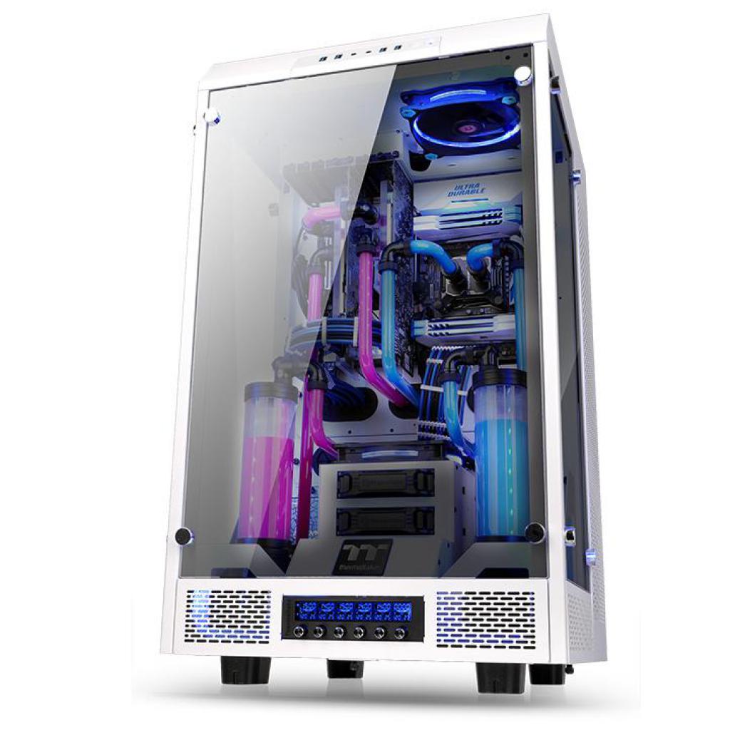 [26/11/2016] The Tower 900 von Thermaltake ist ein modulares E-ATX-Gehäuse und soll Casemoddern und Kühlfetischisten umfangreiche Möglichkeiten einräumen. (8)