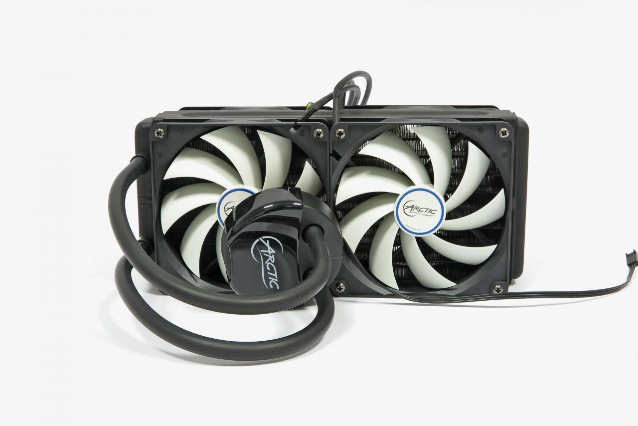 [20/12/2016] Arctic Liquid Freezer 240: Kompakte CPU-Wasserkühlung gefällig? Die Alternative zum Metallblock mit Lüfter gibt es schon für ca. 80 Euro und ist ebenso als leise und leistungsfähig zu beschreiben.