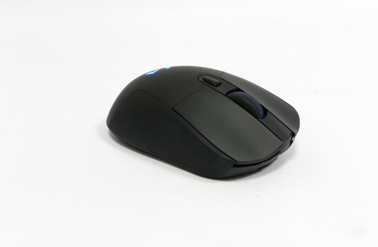 [21/12/2016] Logitech G403 Prodigy: Drahtlos vs. verdrahtet - wer ist der bessere Spielpartner? (2)