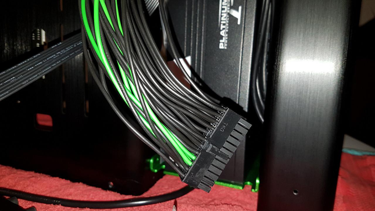 [08/12/2016] Casemod mit dem Dreh: Ein Jonsbo Mod1 wird auf den Kopf gestellt (47)