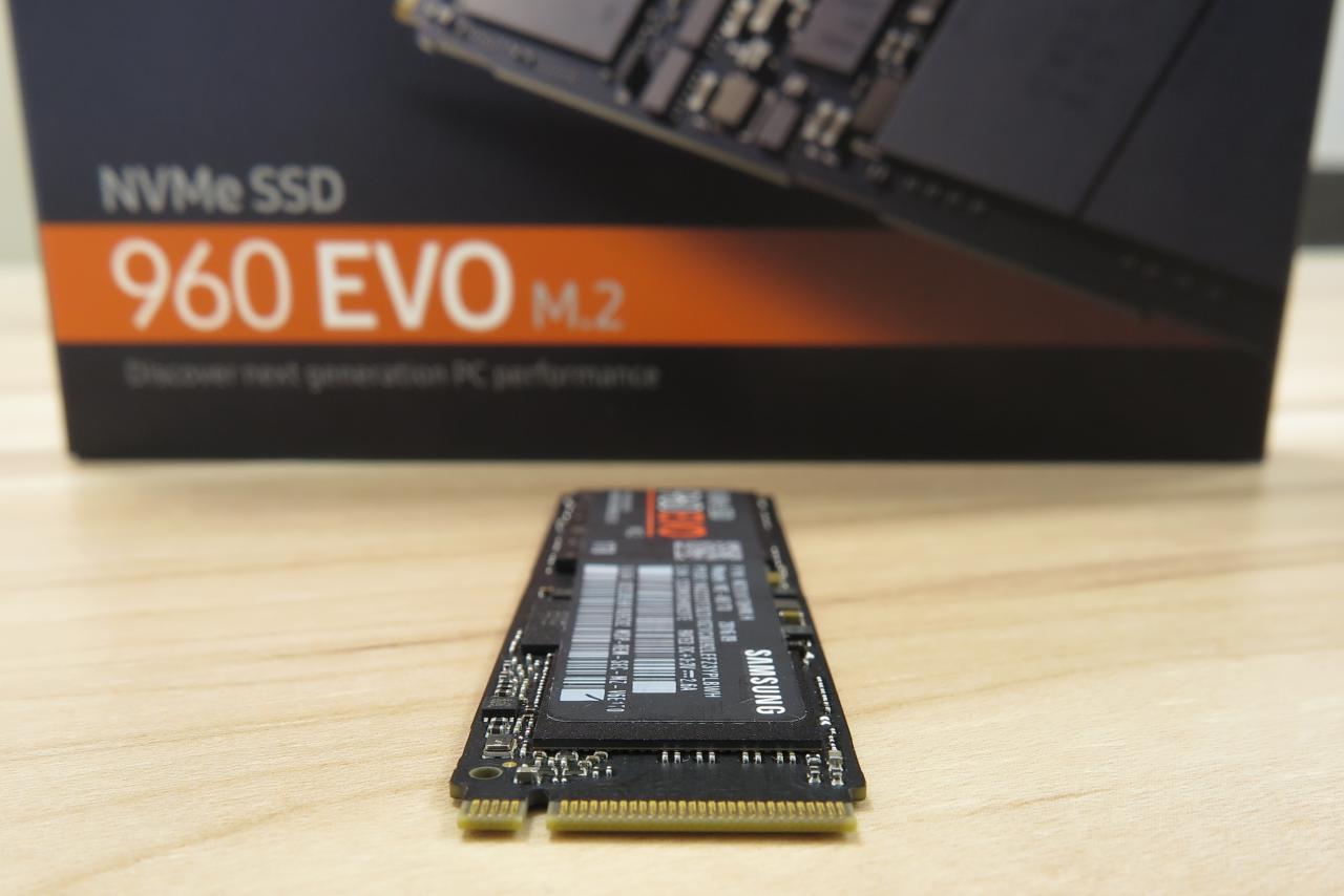 [01/12/2016] Die Samsung SSD 960 Evo ist eine PCIe-SSD im M.2-Format.