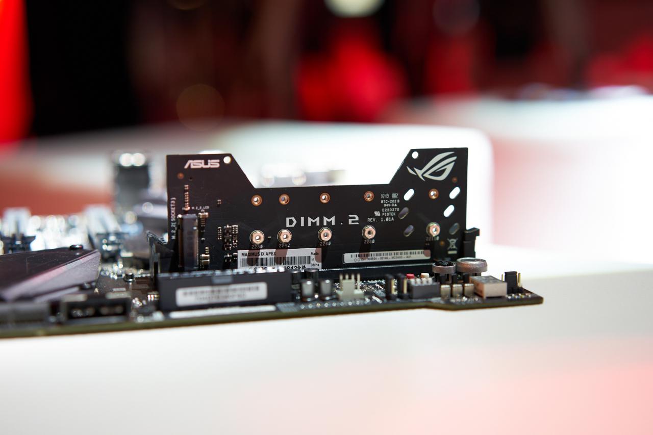 [16/01/2017] Asus auf der Dreamhack Leipzig 2017: ROG Maximus IX Apex mit zwei RAM-Bänken für Übertakter (7)