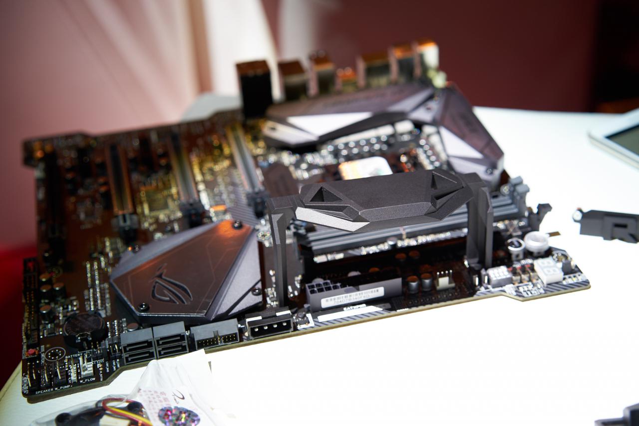 [16/01/2017] Asus auf der Dreamhack Leipzig 2017: ROG Maximus IX Apex mit zwei RAM-Bänken für Übertakter (13)
