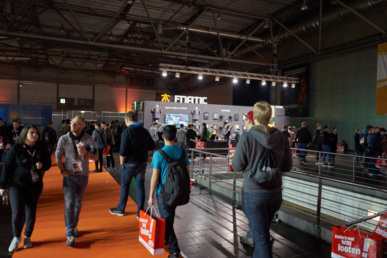 [16/01/2017] PCGH auf der Dreamhack Leipzig 2017: Von müden Gamern, CS-GO-Turnieren und Cosplayern (173)