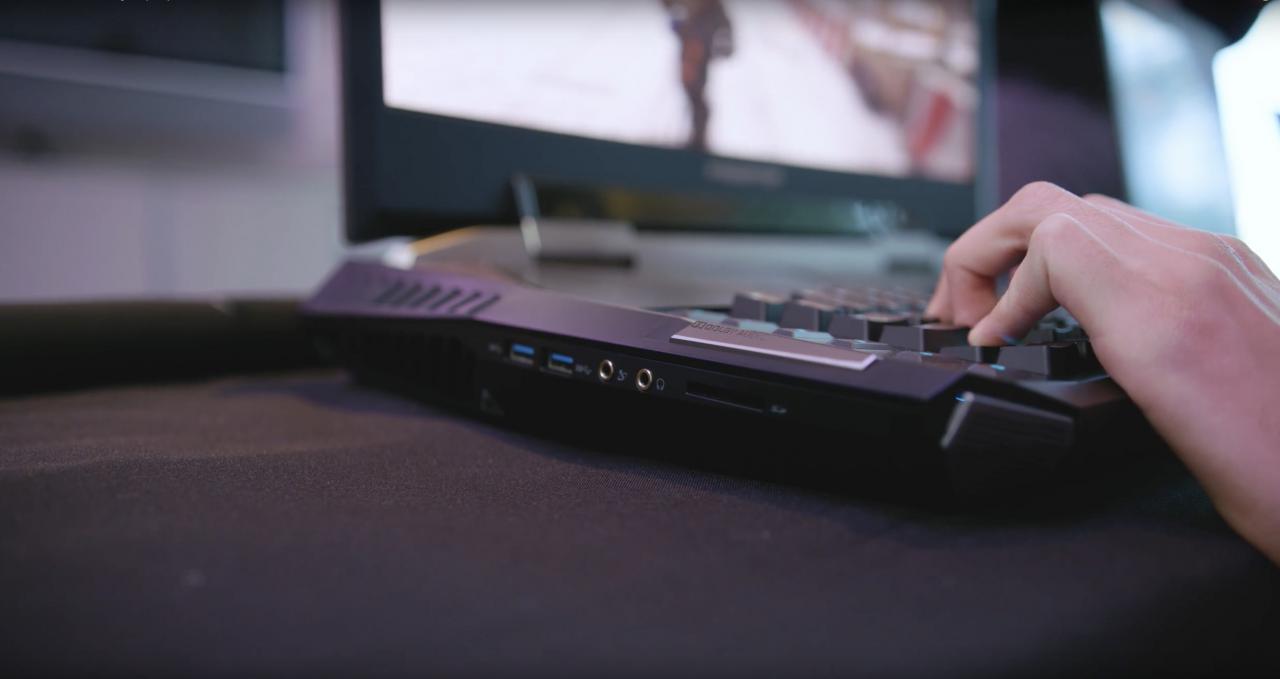 [11/01/2017] In den Predator sind sieben Lautsprecher-Einheiten mit Dolby-Zertifizierung verbaut, darunter zwei Subwoofer, die eine Art 4.2-Surround-Sound-Gefühl erzeugen. Das Baby macht richtig Krach, hat ordentlich Bass unter den Rippen und hinterließ insgesamt einen überzeugenden Klang-Eindruck.
