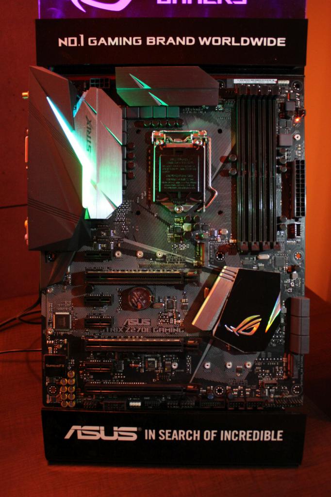 [10/01/2017] ROG Strix Z270E Gaming 01