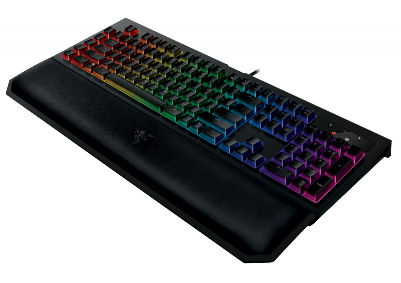 [29/01/2017] Die Razer BlackWidow Chroma V2 verfügt neuerdings über eine Handballenauflage und leise Yellow-Switches. (1)