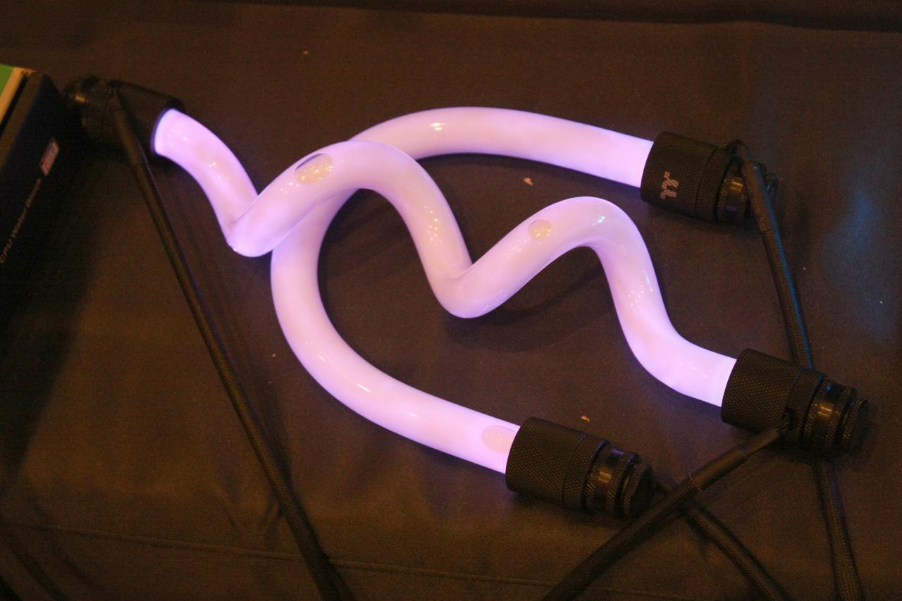 [13/01/2017] Thermaltake C1000 Opaque Coolant Series