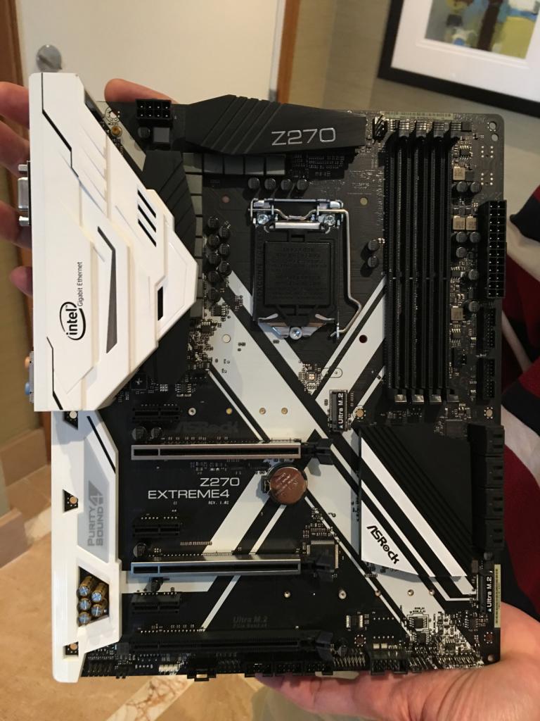 [10/01/2017] Z270 Extreme4 01