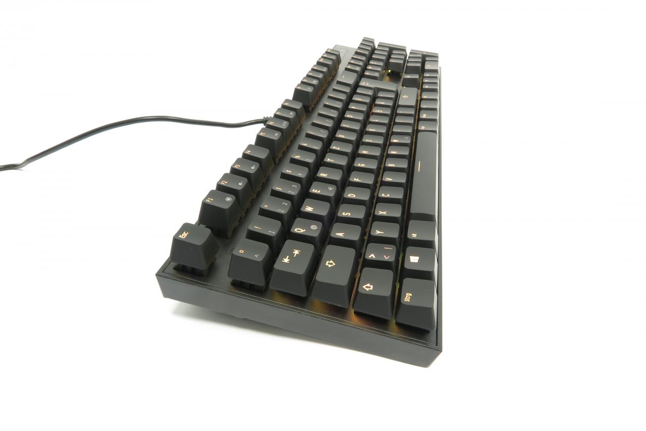 [09/02/2017] Gigabyte Force K85 RGB: Günstiger, bunt beleuchteter mechanischer Spielpartner im Test (7)