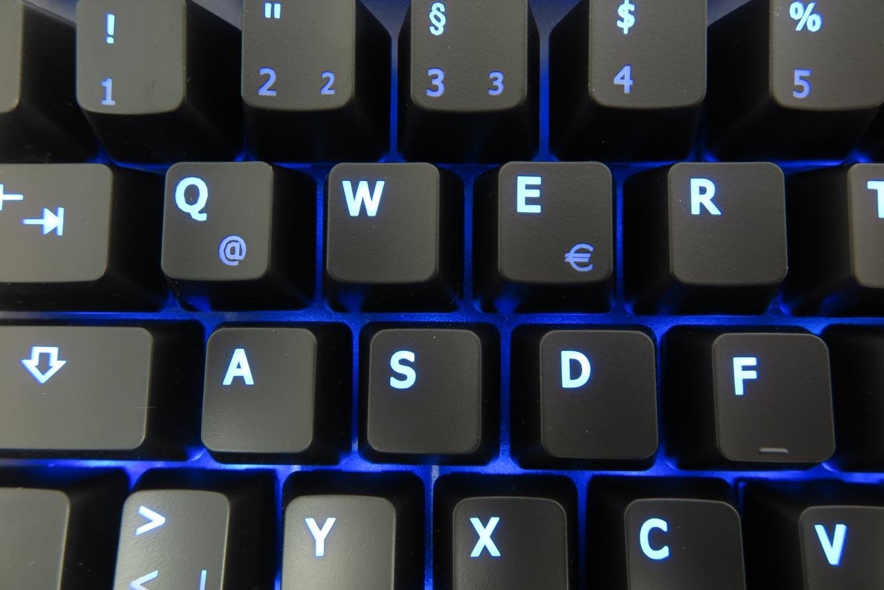 Gigabyte Force K85 RGB: G&uuml;nstiger, bunt beleuchteter mechanischer Spielpartner im Test (12)