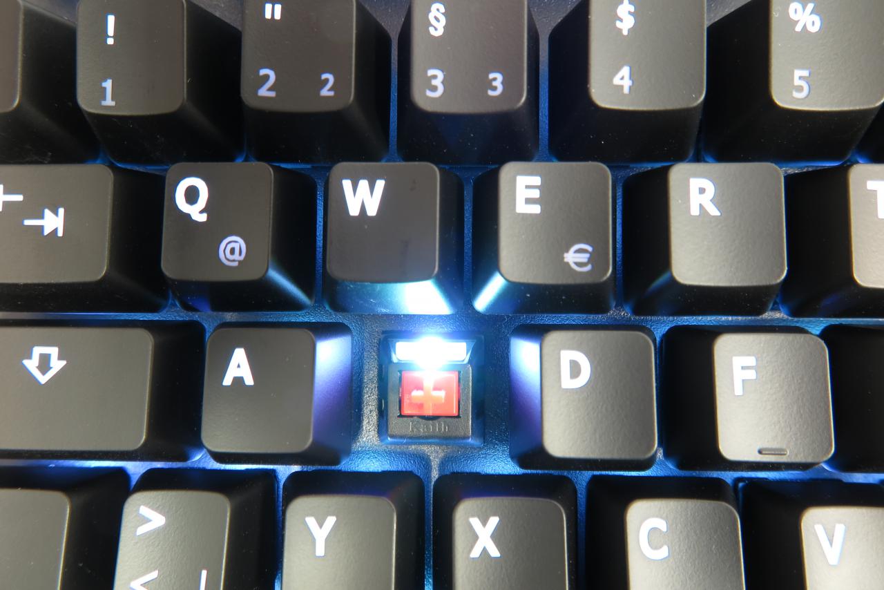 Gigabyte Force K85 RGB: G&uuml;nstiger, bunt beleuchteter mechanischer Spielpartner im Test (13)