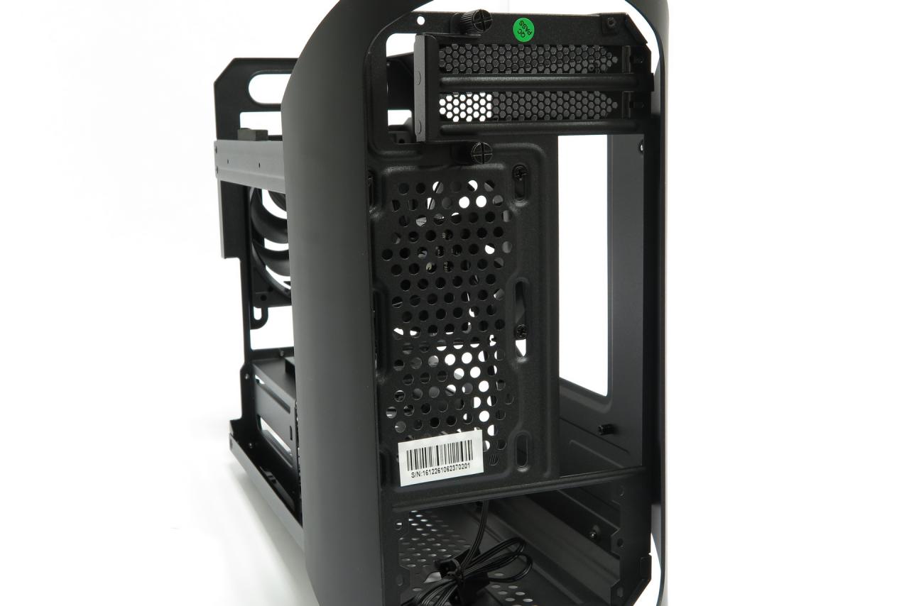 [23/03/2017] Bitfenix Portal: Taugt der Hingucker mit Doppelrahmen-Design als Basis für einen Spiele-Mini? (12)