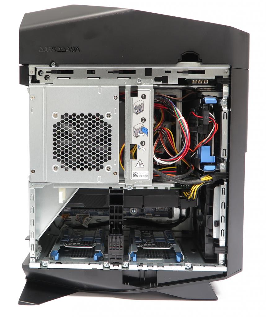[04/04/2017] Das Netzteil sitzt über der CPU.