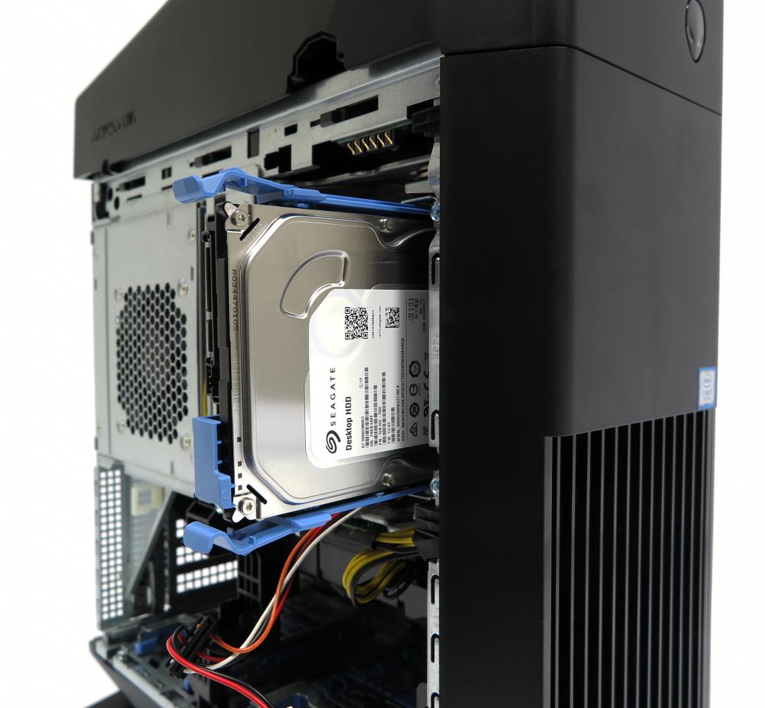 [04/04/2017] Die 1-TB-HDD sitzt vertikal an der Front.