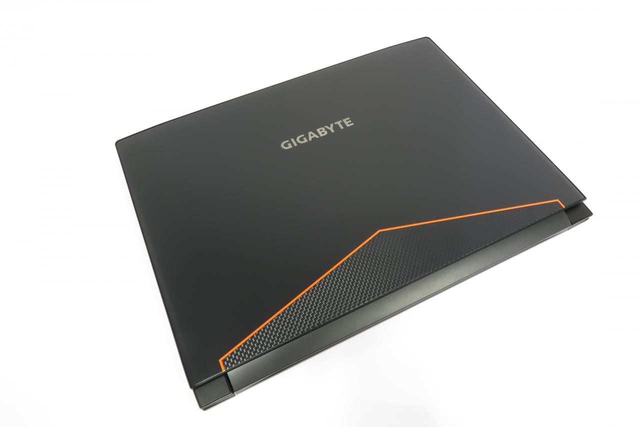 [10/04/2017] Gigabyte Aero 14 im Test: Das kleine Schwarze in 14 Zoll (3)