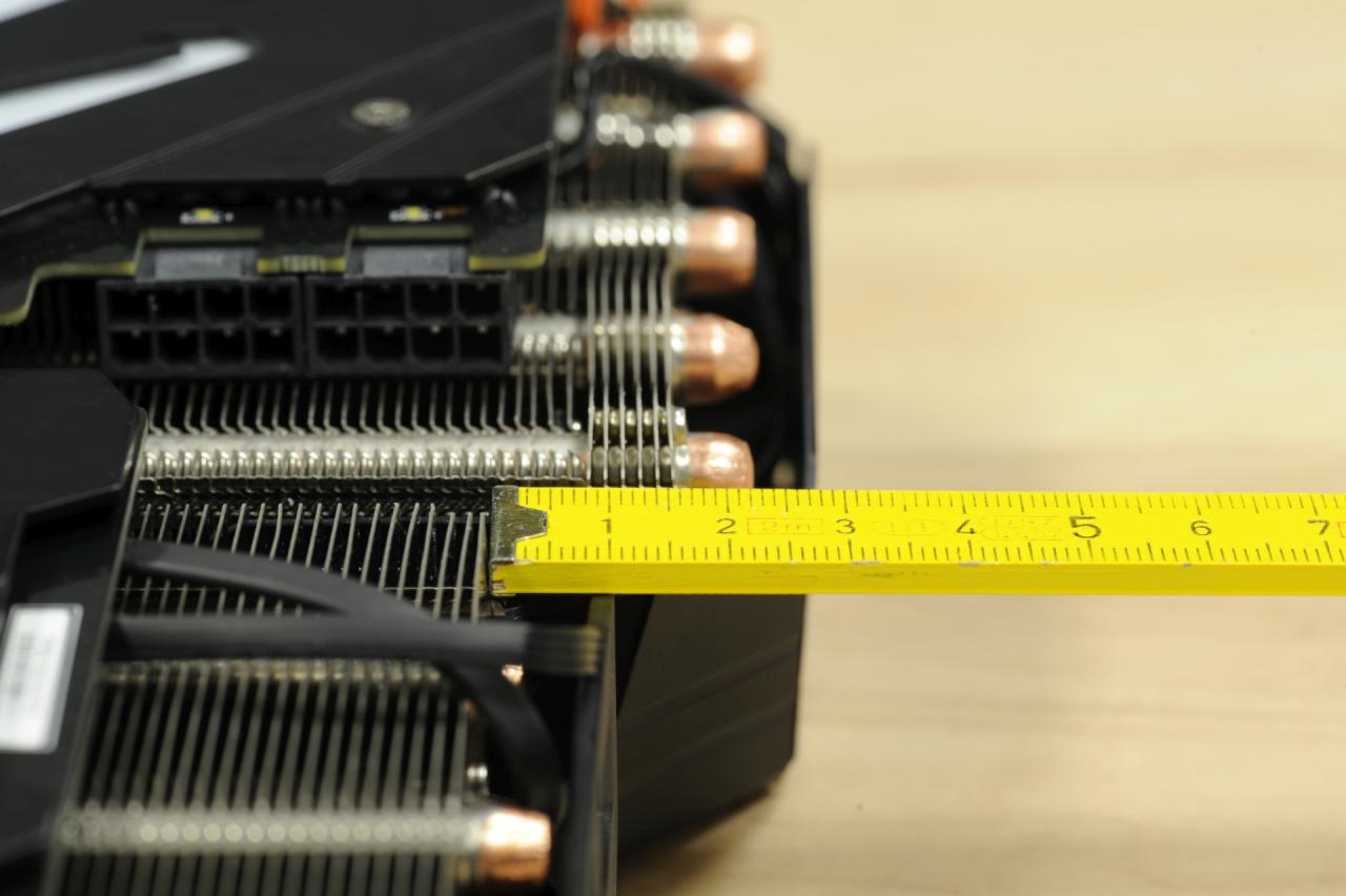 [19/04/2017] Gigabyte Aorus Radeon RX 580 XTR 8G mit 2,5-Slot-Kühler im PCGH-Testlabor (6)