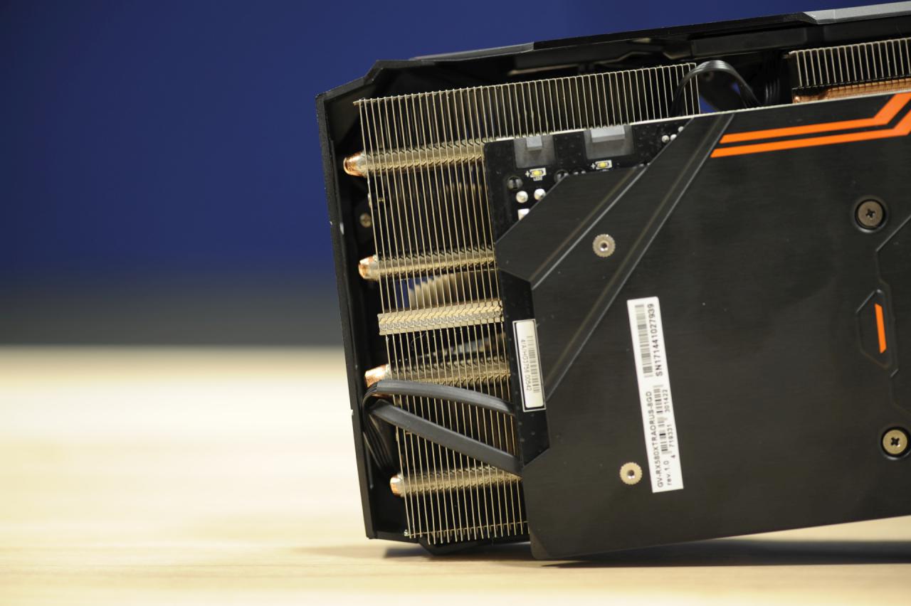 [19/04/2017] Gigabyte Aorus Radeon RX 580 XTR 8G mit 2,5-Slot-Kühler im PCGH-Testlabor (8)