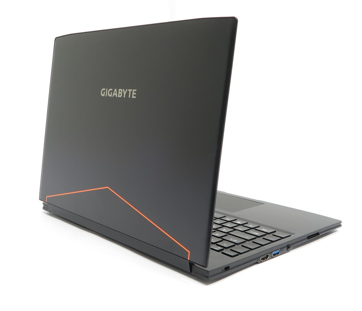 [10/04/2017] Gigabyte Aero 14 im Test: Das kleine Schwarze in 14 Zoll (2)