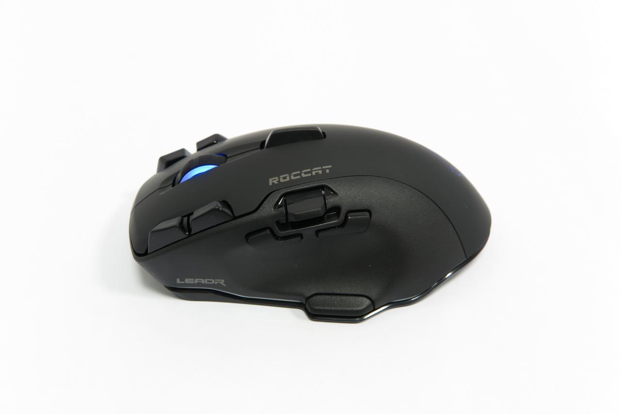 Roccat Leadr: Drahtloses Maus-Flaggschiff mit Schubregler und Haifischflosse im Test (13)