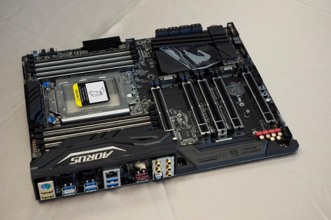 [30/05/2017] Threadripper: Erste Mainboards auf der Computex (1)