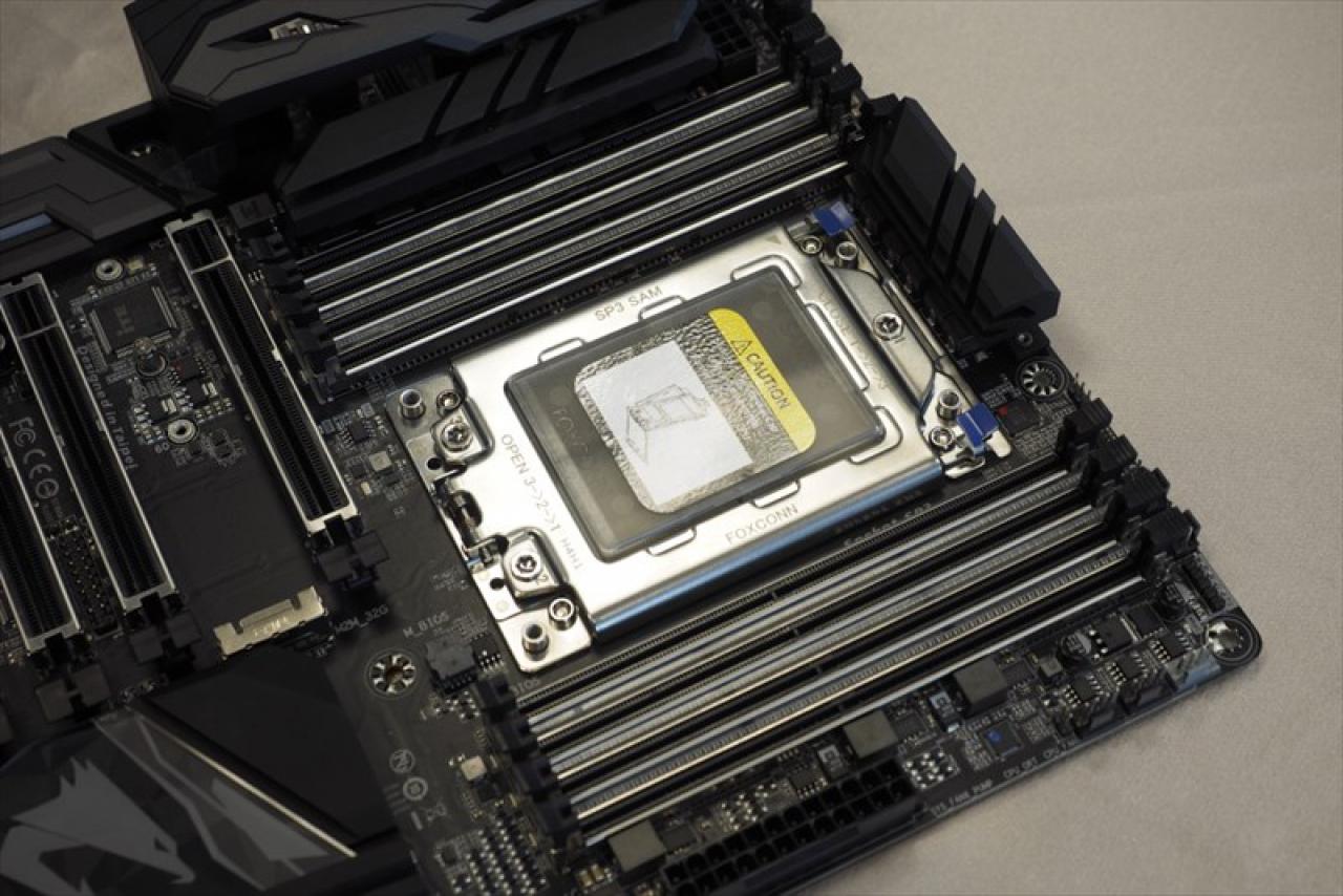 [30/05/2017] Threadripper: Erste Mainboards auf der Computex (2)