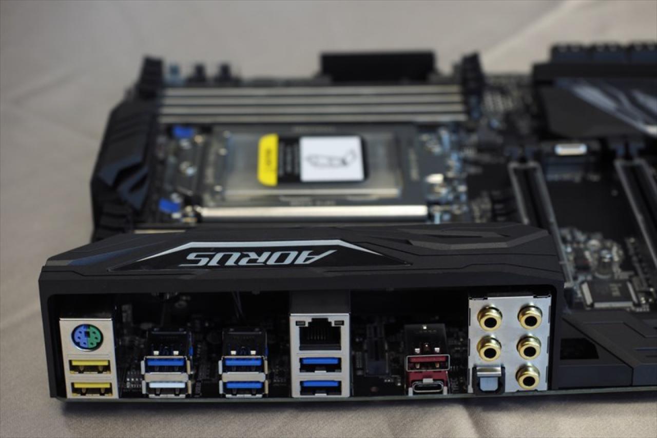 [30/05/2017] Threadripper: Erste Mainboards auf der Computex (5)