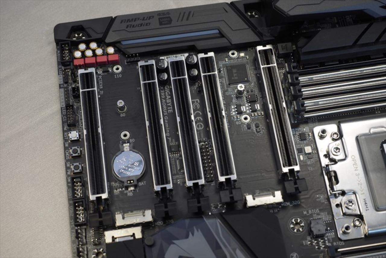 [30/05/2017] Threadripper: Erste Mainboards auf der Computex (6)